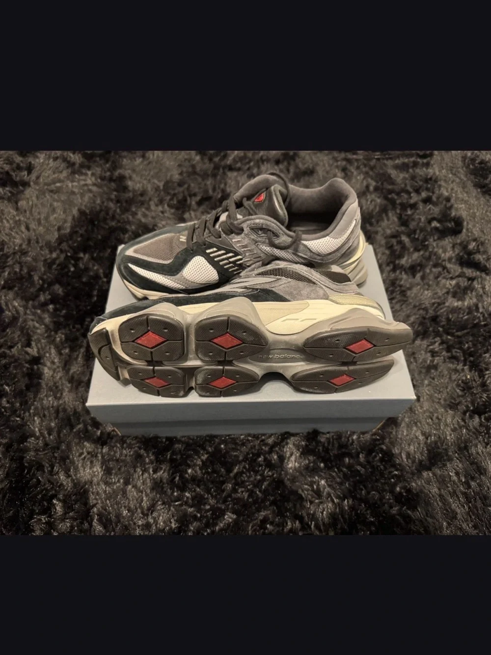New Balance Men's Black and Gray Chunky Sneakers